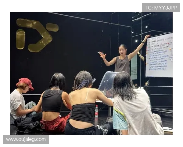 南京街舞队荣登全国街舞战术排行榜第五名引发热议 南京街舞队荣登全国街舞战术排行榜第五名引发热议