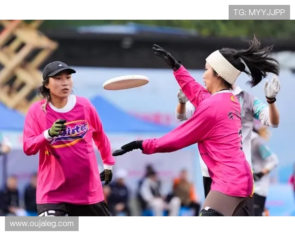 重庆飞盘队实力提升引发热议飞盘运动新风潮与发展潜力探讨